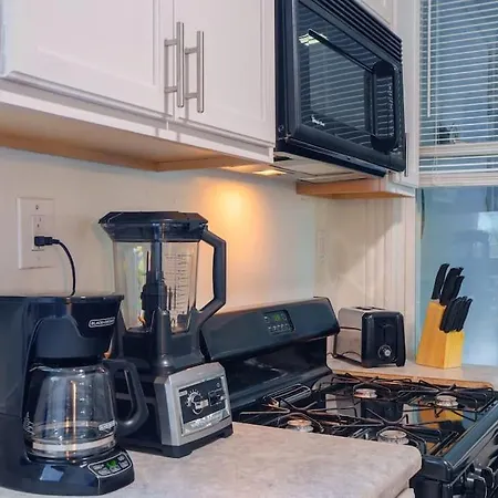 Apartment Stylish 4br Oasis In Woodlawn, Close To Uchi *