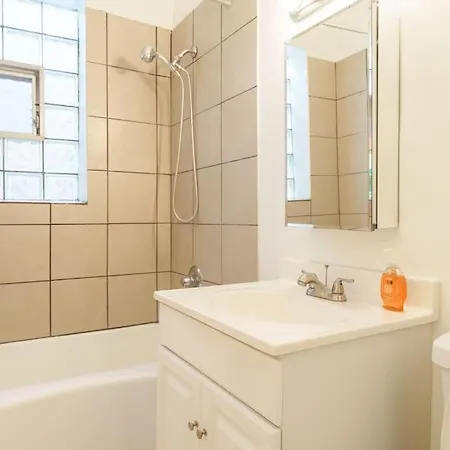 Apartment Stylish 4br Oasis In Woodlawn, Close To Uchi *