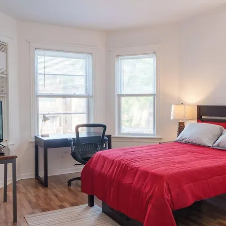 Stylish 4br Oasis In Woodlawn, Close To Uchi Chicago