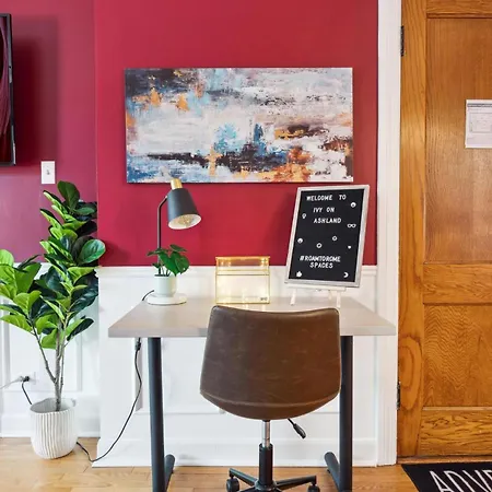 Wrigley 2br, 1ba With Free Parking