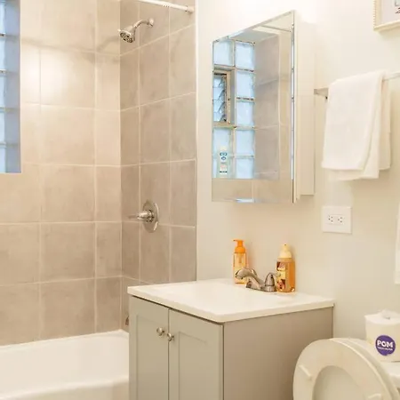 Spacious 4br Retreat In Vibrant Woodlawn Near Uchi