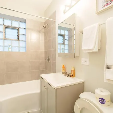 Apartment Spacious 4br Retreat In Vibrant Woodlawn Near Uchi