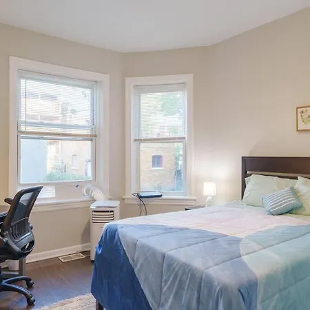 Spacious 4br Retreat In Vibrant Woodlawn Near Uchi Apartment