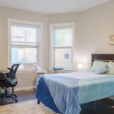 Spacious 4br Retreat In Vibrant Woodlawn Near Uchi Apartment *