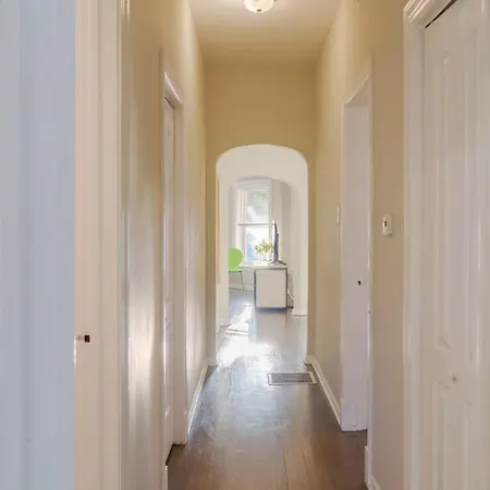 Spacious 4br Retreat In Vibrant Woodlawn Near Uchi Apartment Chicago