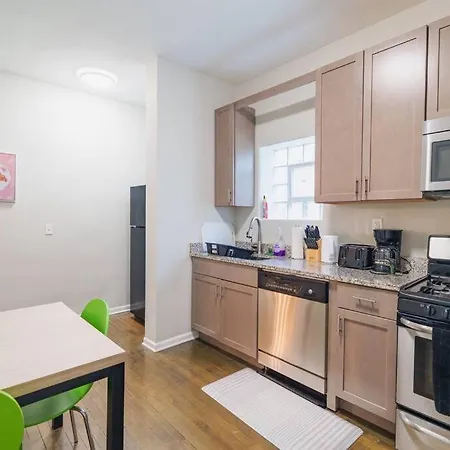 Spacious 4br Retreat In Vibrant Woodlawn Near Uchi