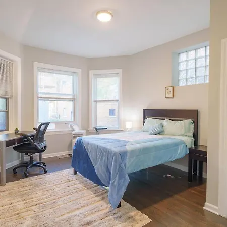 Spacious 4br Retreat In Vibrant Woodlawn Near Uchi Chicago