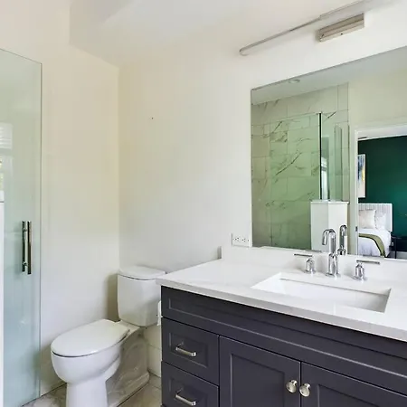 10 Mins From Bull's Nest The Retreat Apartment Chicago