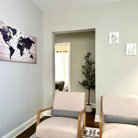 Modern 2br, Ideal Location Near Local Spots Chicago