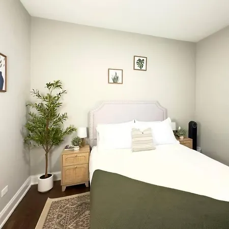 Modern 2br, Ideal Location Near Local Spots