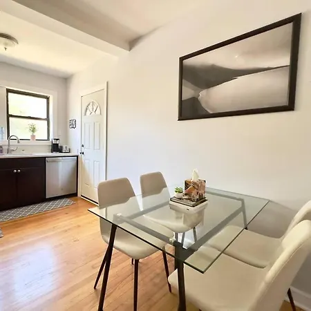 Apartment Comfy Retreat In Rogers Park, Prime Location!