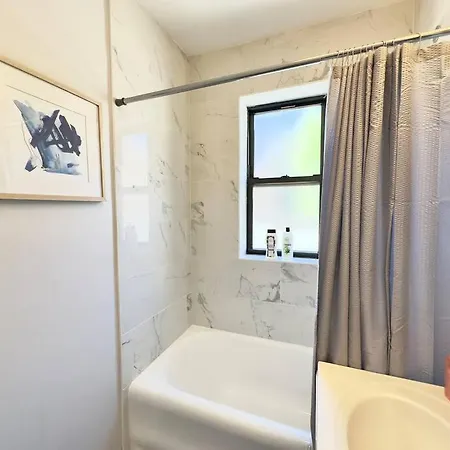 Apartment Comfy Retreat In Rogers Park, Prime Location! *