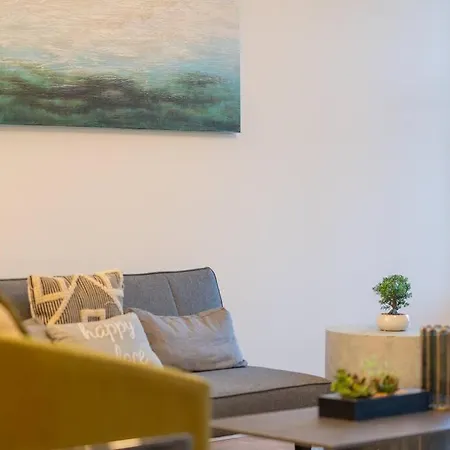 3br Prime Hyde Park Location Near Uchicago And Dining Apartment