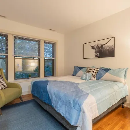 3br Prime Hyde Park Location Near Uchicago And Dining * Chicago