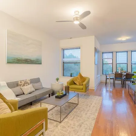 3br Prime Hyde Park Location Near Uchicago And Dining