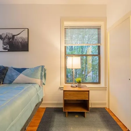 3br Prime Hyde Park Location Near Uchicago And Dining
