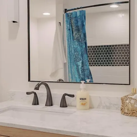 Apartment Prime Location In Lakeview Near Wrigleyville