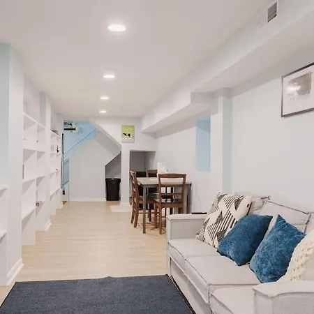Prime Location In Lakeview Near Wrigleyville Chicago