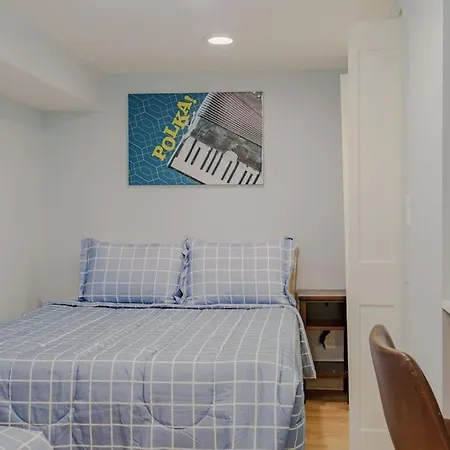 Apartment Prime Location In Lakeview Near Wrigleyville Chicago