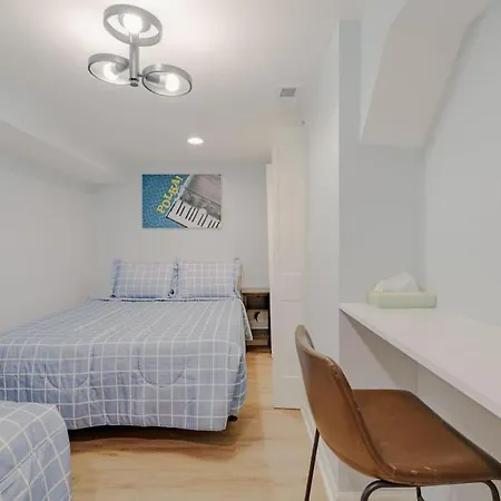Prime Location In Lakeview Near Wrigleyville Chicago