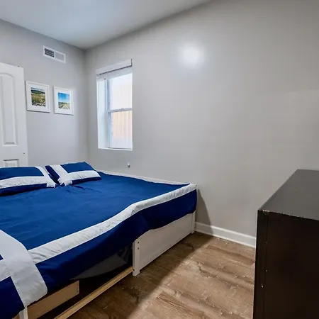 Apartment Stylish & Bright Gem Overlooks Lovely Park With Great Amenities