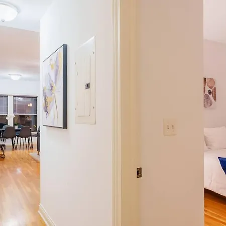 Cozy 3br Hyde Park Oasis Near Uchi, Shops & Dining Apartment Chicago