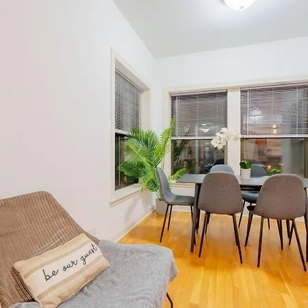 Cozy 3br Hyde Park Oasis Near Uchi, Shops & Dining Chicago