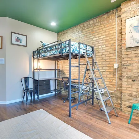Chicago Urban Oasis About 6 Mi To Downtown! Apartment *
