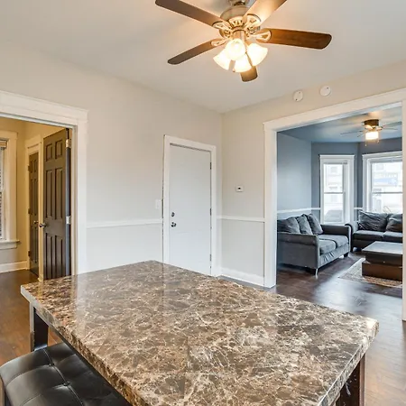 3 Mi To Michigan! Apartment