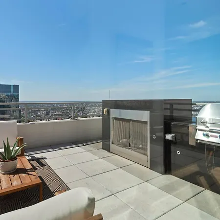 K2 Sky High With Stunning Views In West Loop *