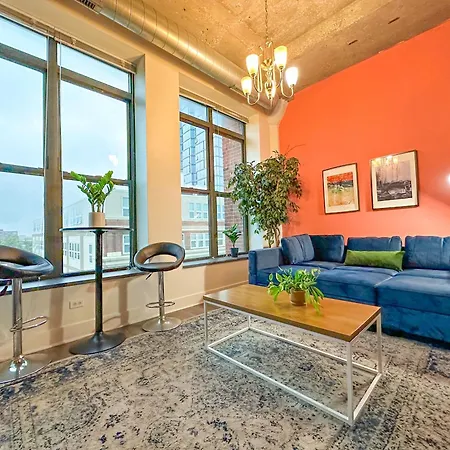 Stylish 2br With Optional Parking & Gym Access Near Lakefront, Shedd Aquarium And Mccormick Center Chicago