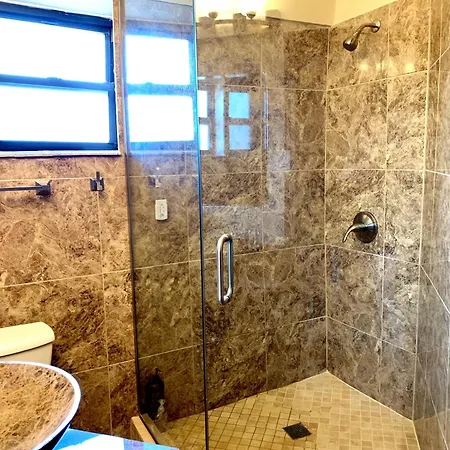 The Picasso On Lincoln Park Apartment Chicago