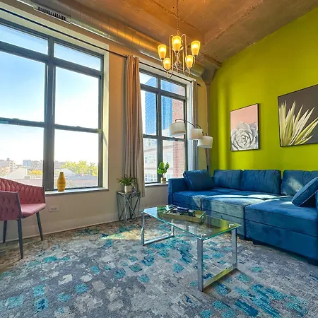 Downtown 2br Getaway South Loop Comfort Near Mccormick Place, Soldier Field And Grant Park Apartment