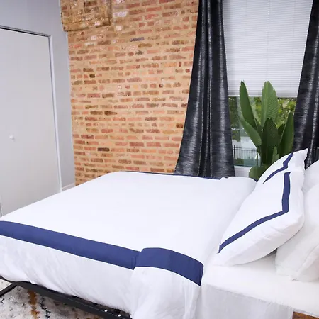 Apartment 5mins From Downtown 2bd Fulton Market, Free Onsite Parking