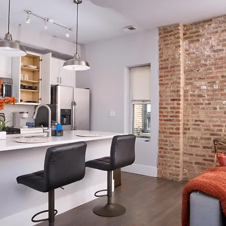 Apartment 5mins From Downtown 2bd Fulton Market, Free Onsite Parking *