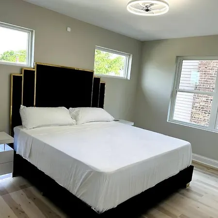 Wonderful And Cozy Top Unit Apartment *