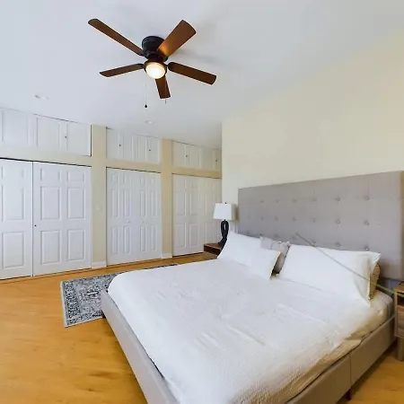 Luxe 4br With Hot Tub & Game Holiday home *