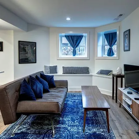 Stylish 2br Stunner In Unbeatable Location * Chicago