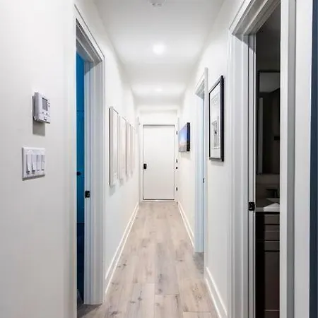 Stylish 2br Stunner In Unbeatable Location Apartment