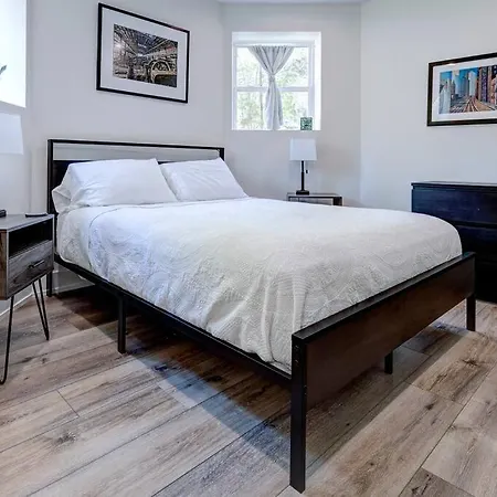 Stylish 2br Stunner In Unbeatable Location Apartment