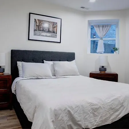 Stylish 2br Stunner In Unbeatable Location Apartment *