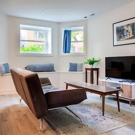Apartment Stylish 2br Stunner In Unbeatable Location *