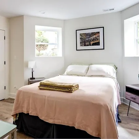 Apartment Stylish 2br Stunner In Unbeatable Location Chicago
