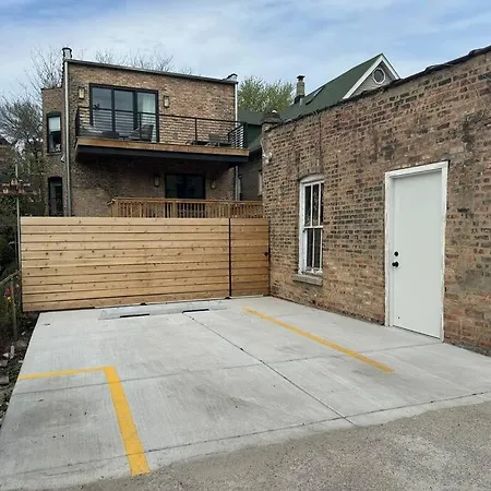 Stylish 2br Stunner In Unbeatable Location *