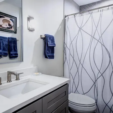 Stylish 2br Stunner In Unbeatable Location