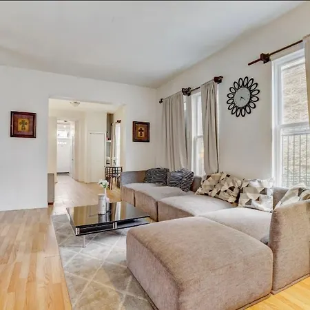 West Loop Entire Apt