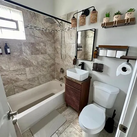 Stylish 3bedroom Aparment W Games & Free Parking