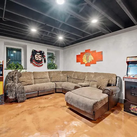Mid-century Gem By United Center Holiday home Chicago