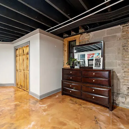 Holiday home Mid-century Gem By United Center Chicago