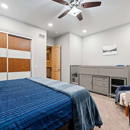 Holiday home Mid-century Gem By United Center